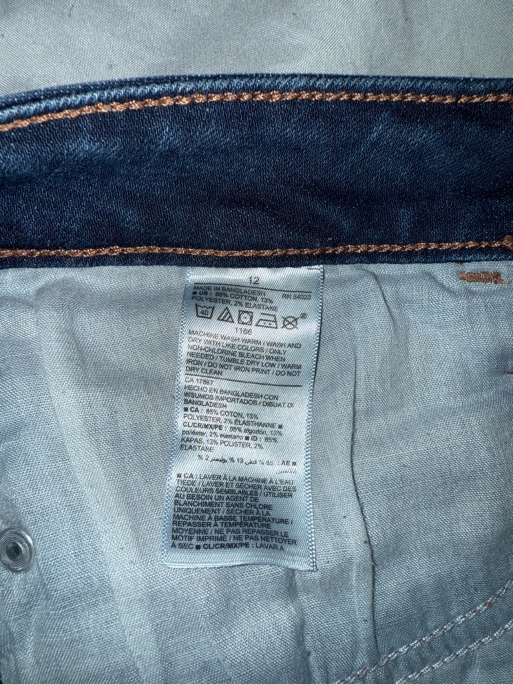 Old Navy Dark Blue Distressed Ankle Crop Jeans - Picture 4 of 5